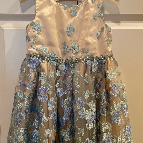 Dress - Picture 9 of 9